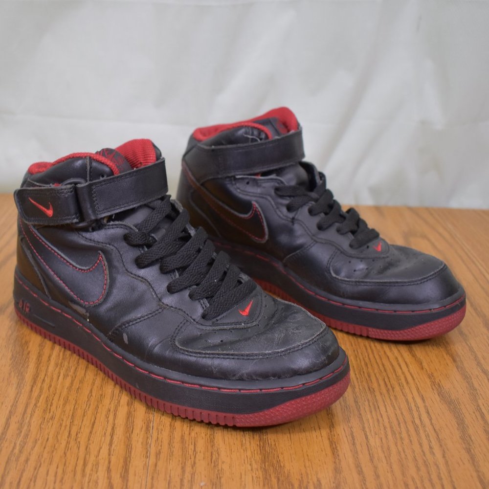 NIKE AIR FORCE 1 MID '07 BRED MEN'S SIZE 7.5 BLACK AND RED HIGH TOP